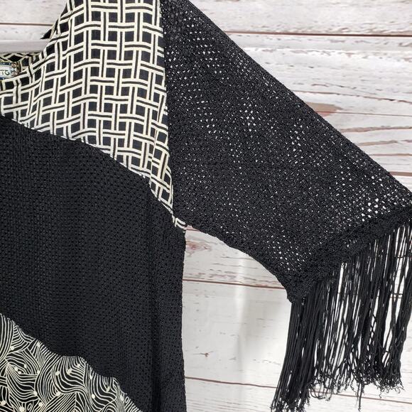 Molato Women's Black Color block Fringe 3/4 Sleeve Top Size Small - Picture 5 of 9